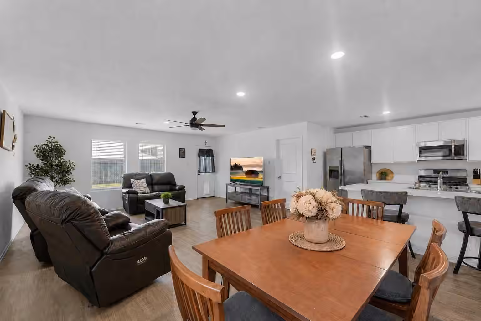 Photo 7 of 9911 Stoney Spring Lane, Baytown, TX