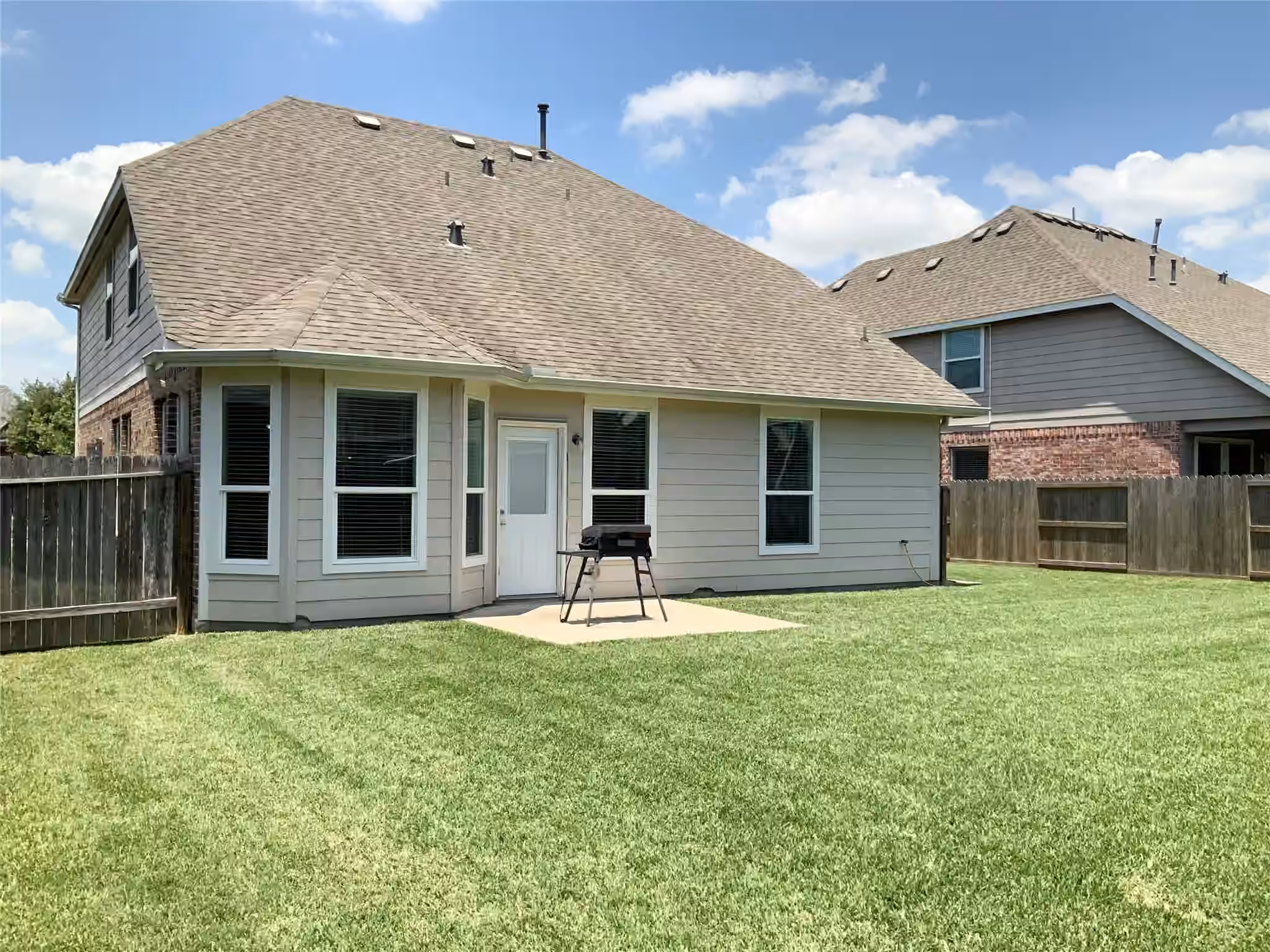 Photo 2 of 8322 Quiet Bay Drive, Baytown, TX