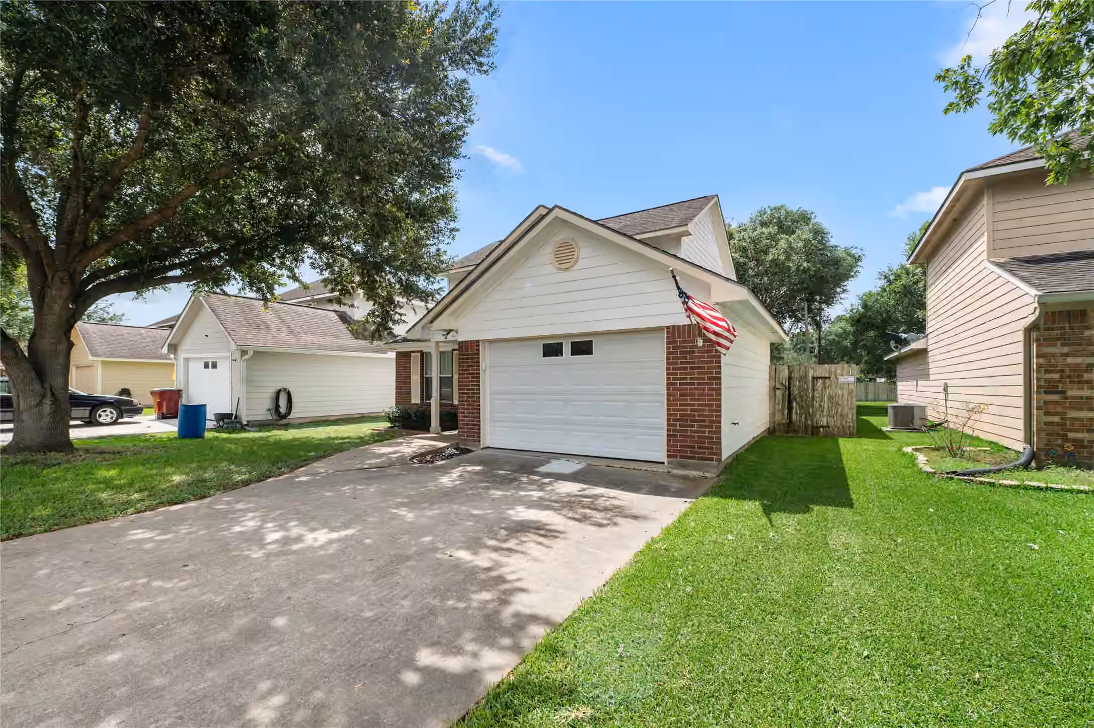 Photo 2 of 845 Clubside Drive, East Bernard, TX