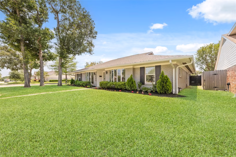 Photo 2 of 6503 Kury Lane, Houston, TX