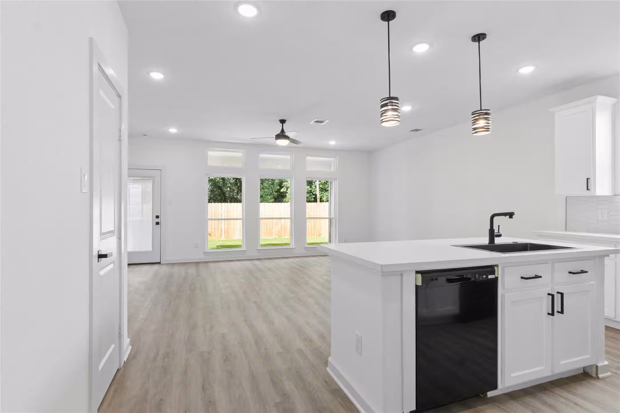 Photo 5 of 3124 Dawson Lane, Houston, TX