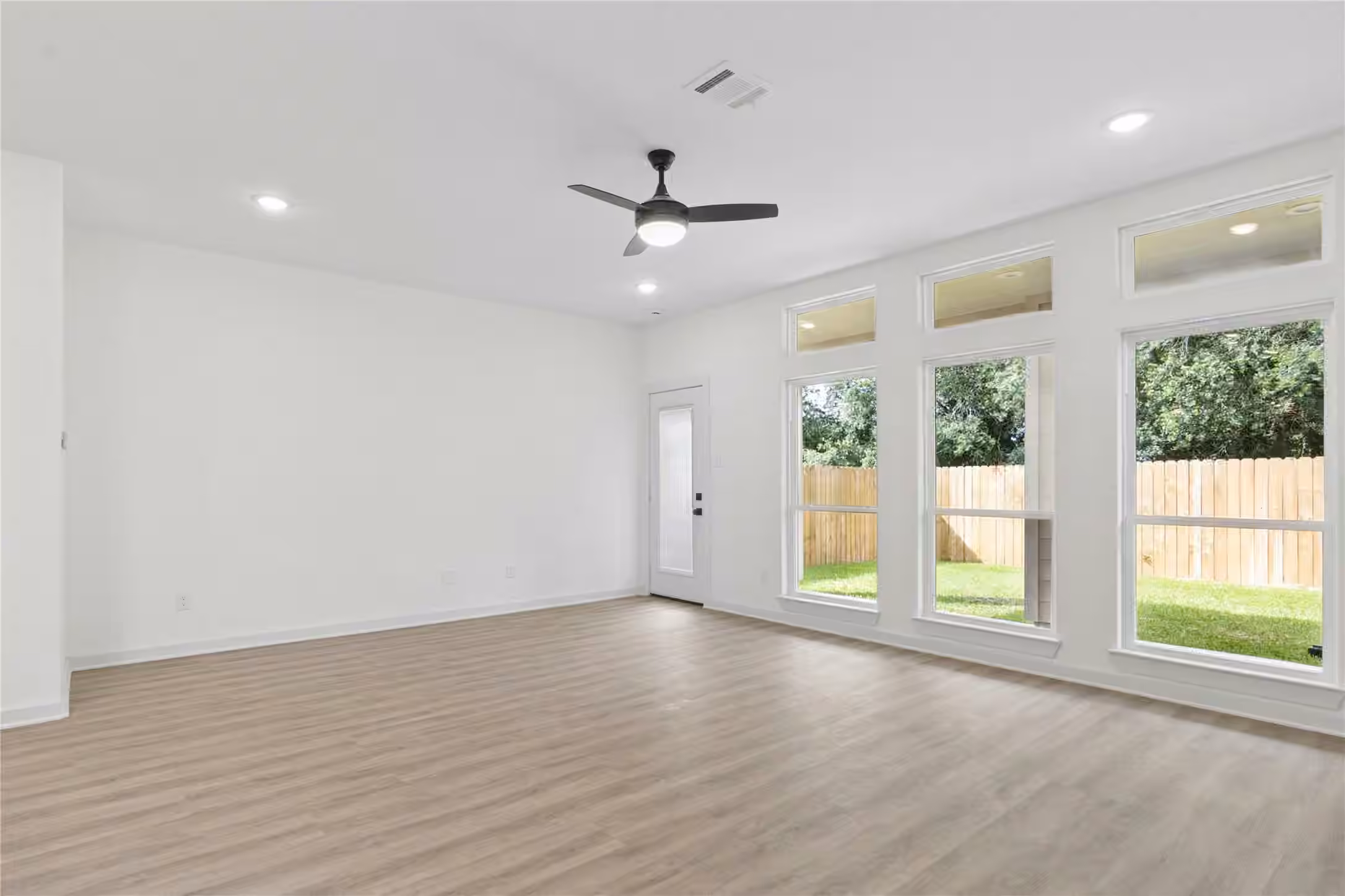 Photo 7 of 3124 Dawson Lane, Houston, TX