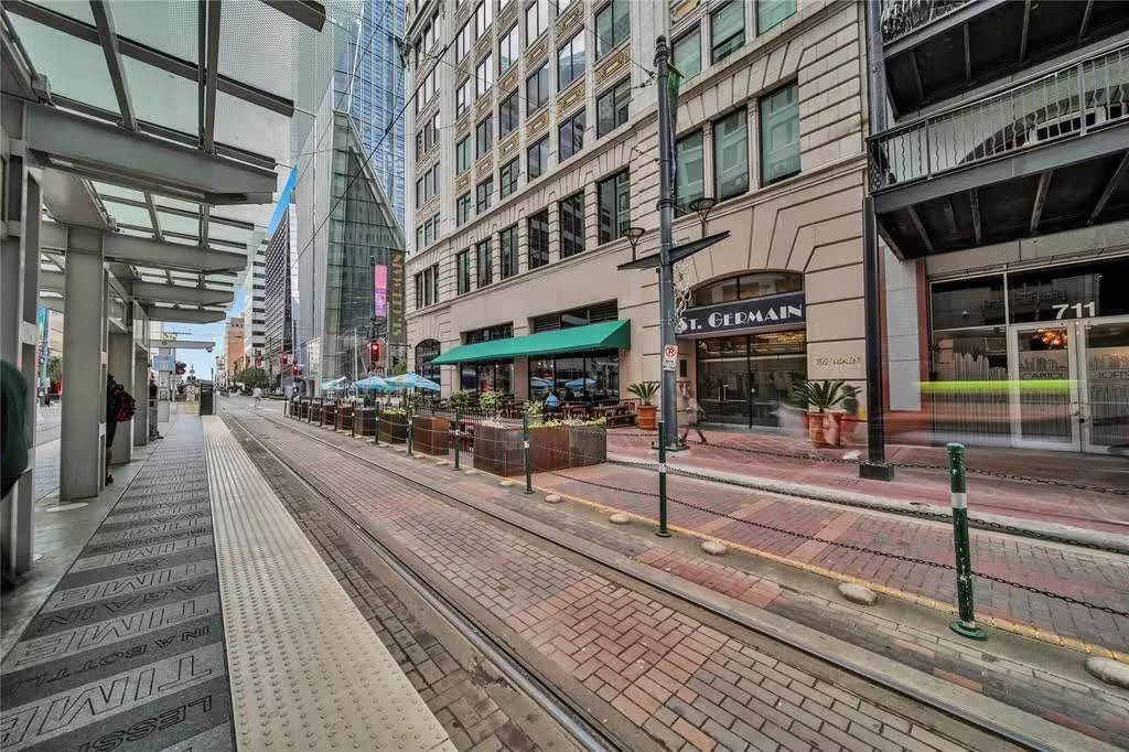 Photo 4 of 705 Main Street 610, Houston, TX