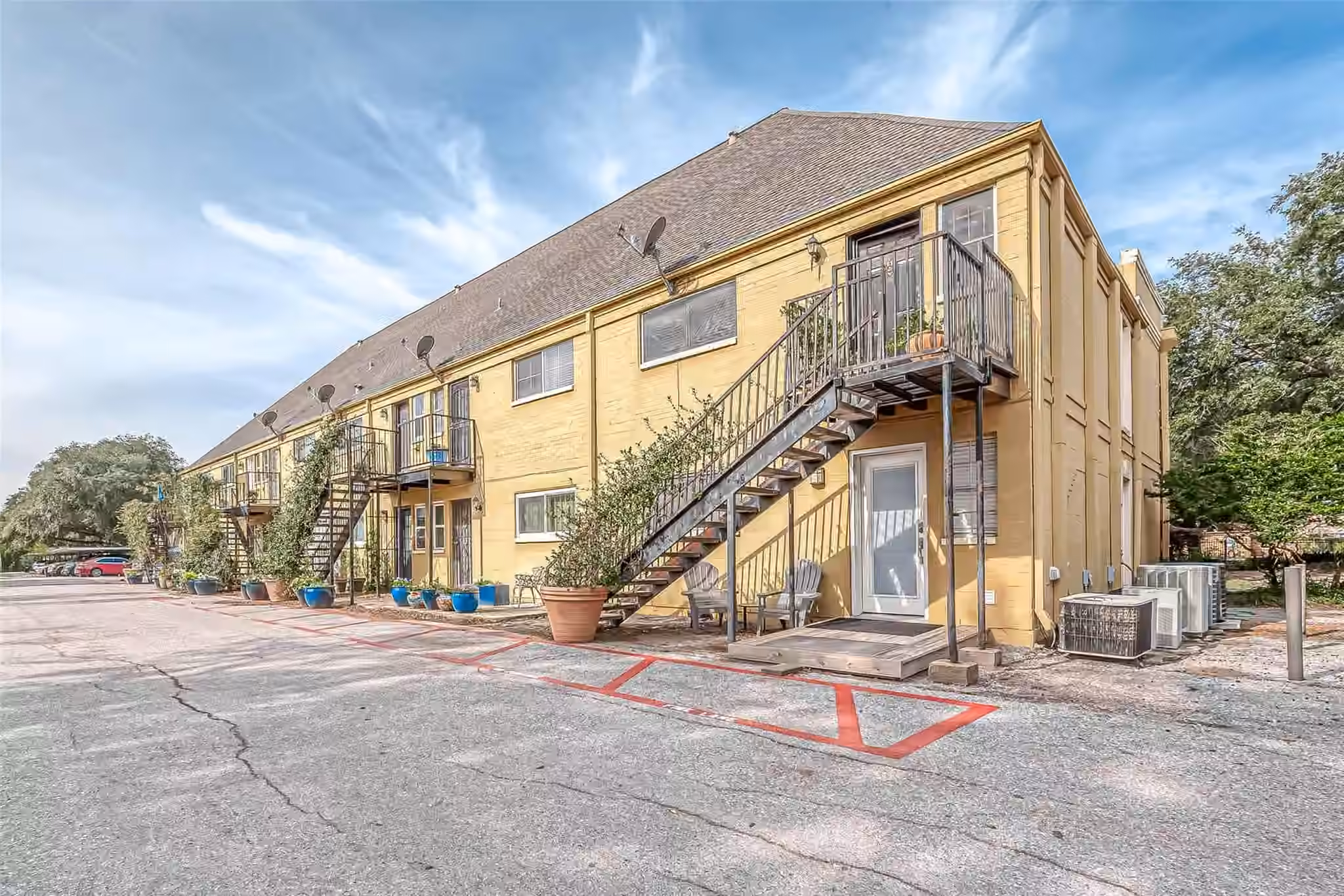 Photo 4 of 5200 Arboles Drive 2, Houston, TX