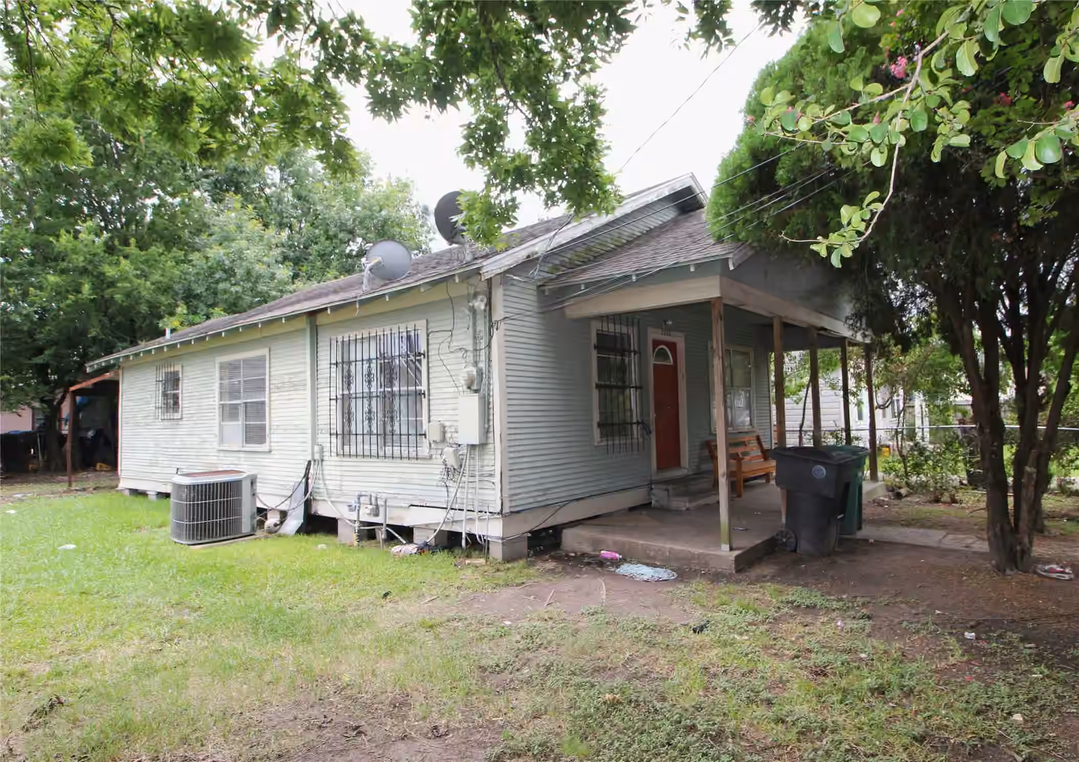 Photo 4 of 5352 Bell Street, Houston, TX