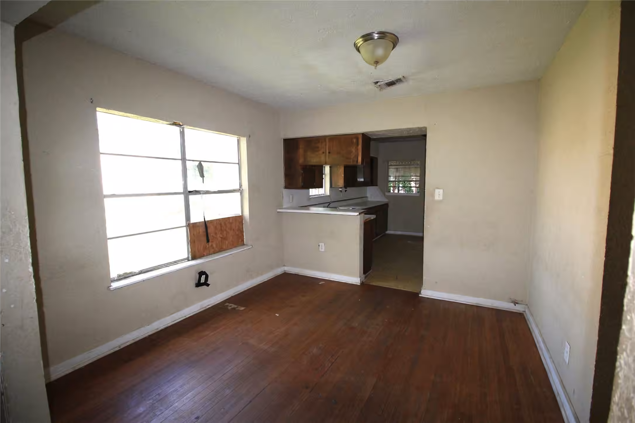 Photo 7 of 5352 Bell Street, Houston, TX