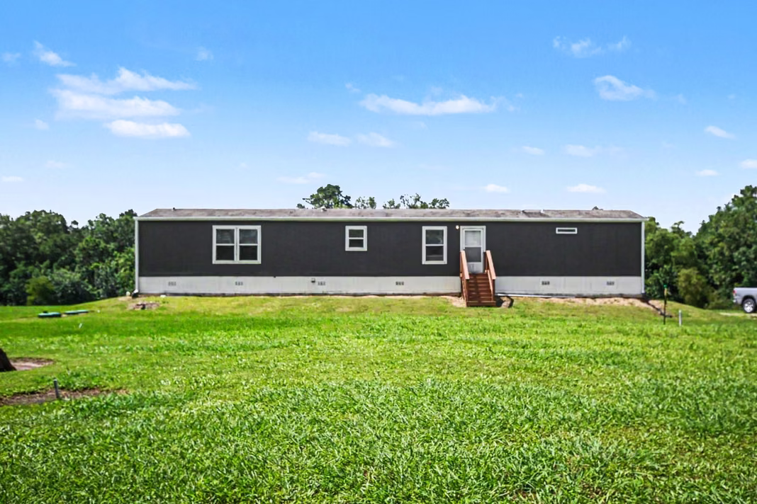 Photo 2 of 6513 Wickwillow Lane CR435, Alvin, TX