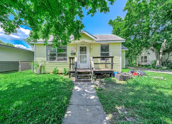 Photo of 207 N Logan Street, Texas City, TX