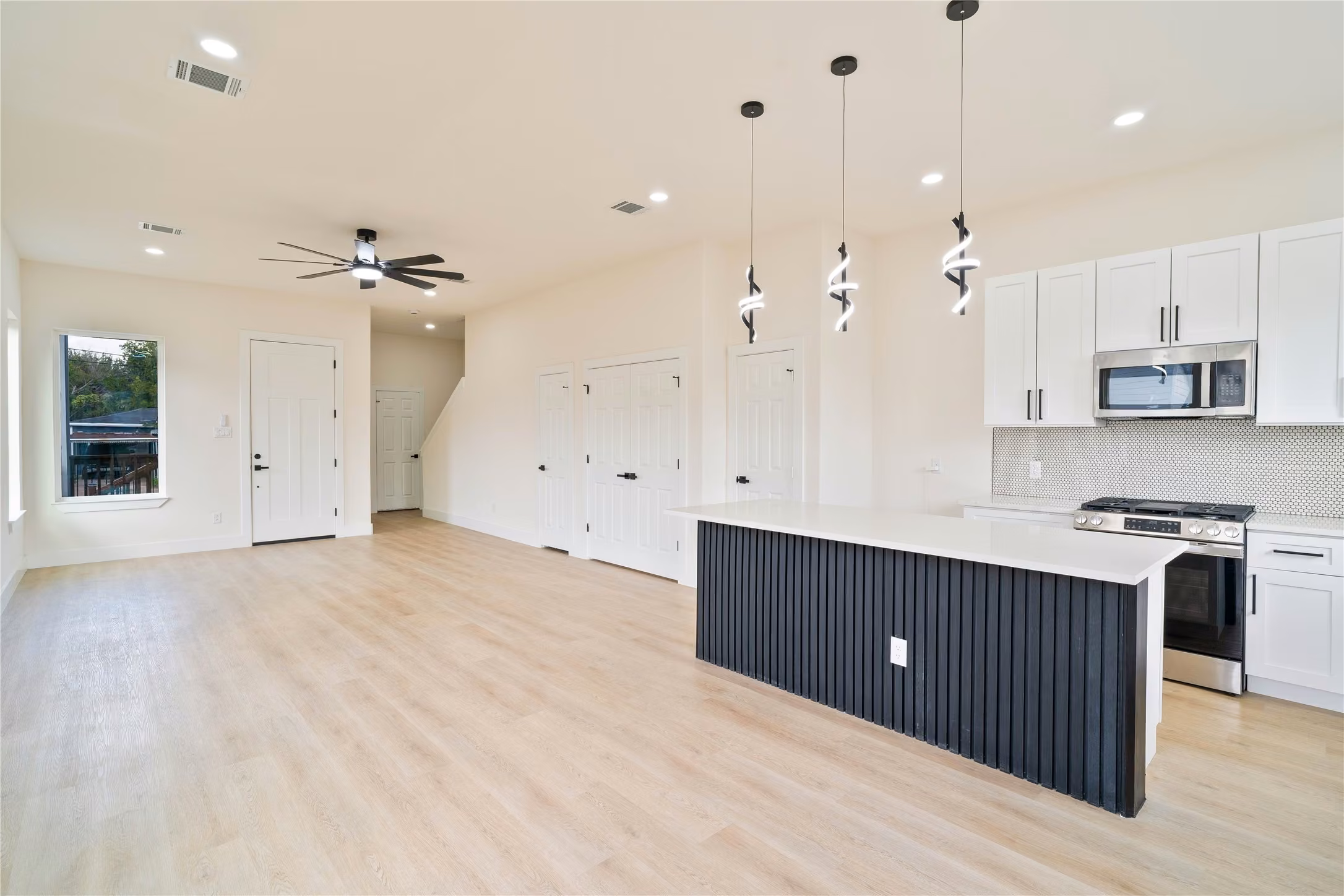 Photo 2 of 3210 Retta Street, Houston, TX