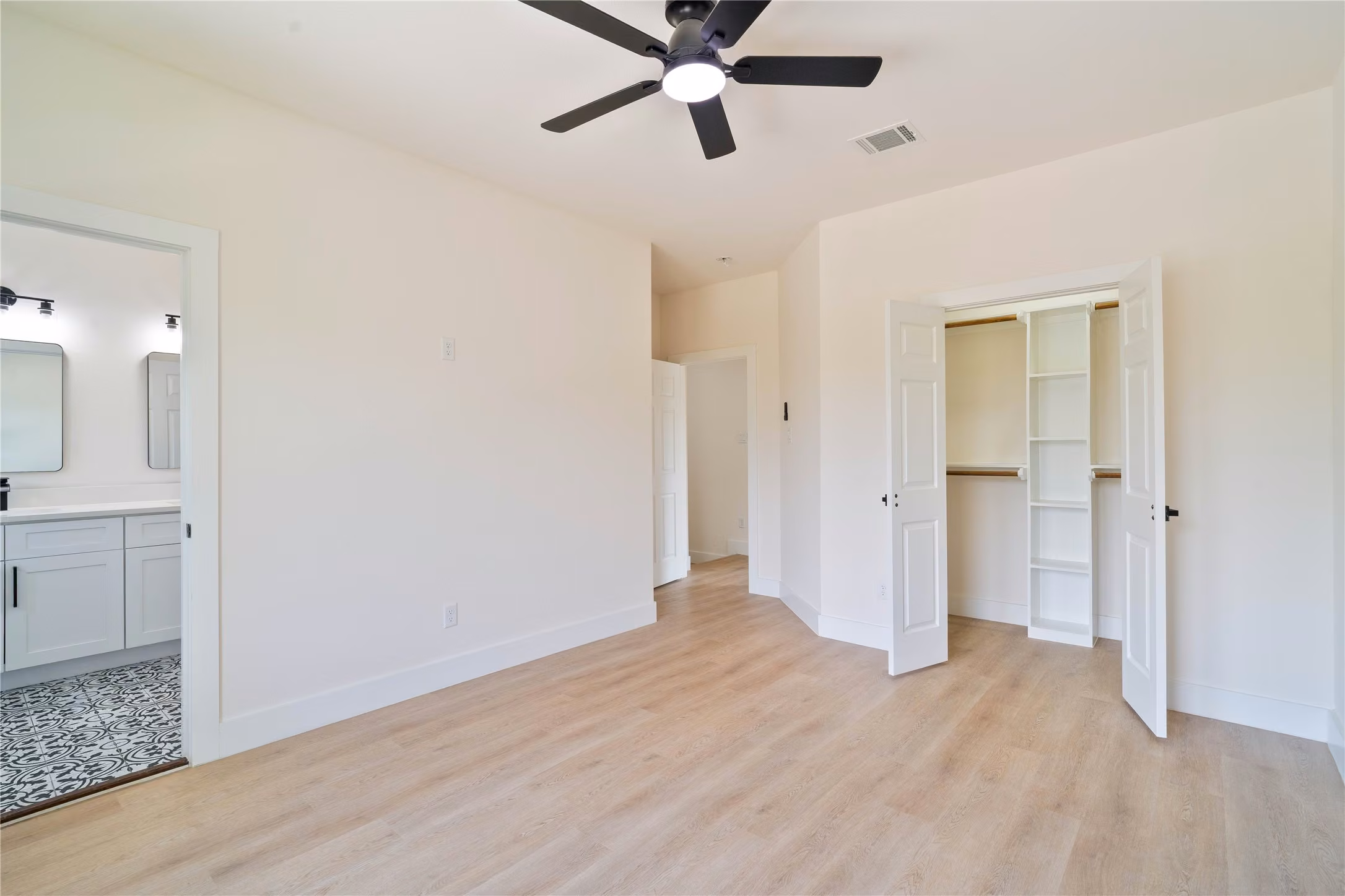 Photo 3 of 3210 Retta Street, Houston, TX