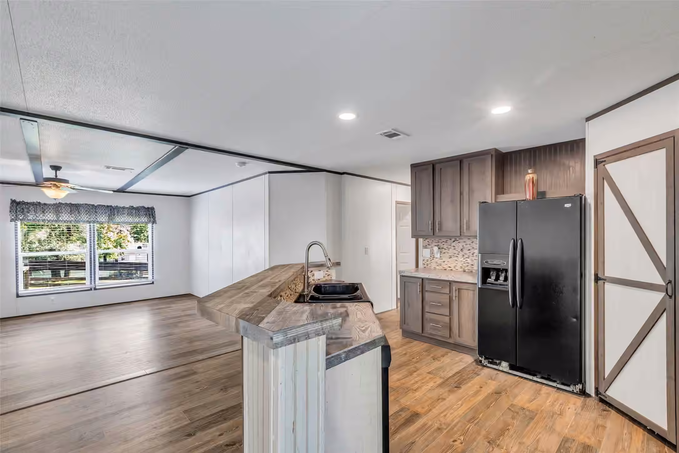 Photo 2 of 9529 Cypress Drive, Willis, TX