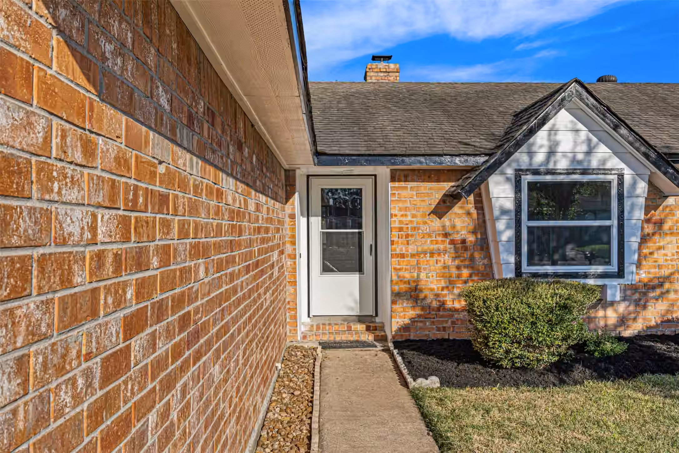 Photo 4 of 10407 Townhall Lane, Sugar Land, TX