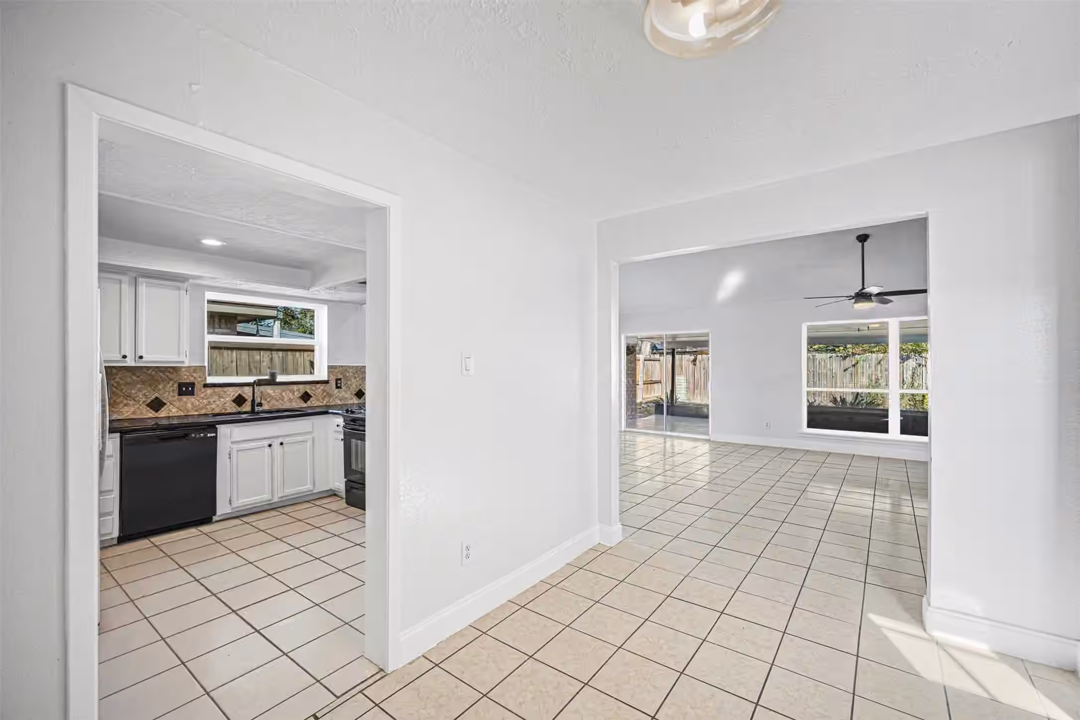Photo 5 of 10407 Townhall Lane, Sugar Land, TX