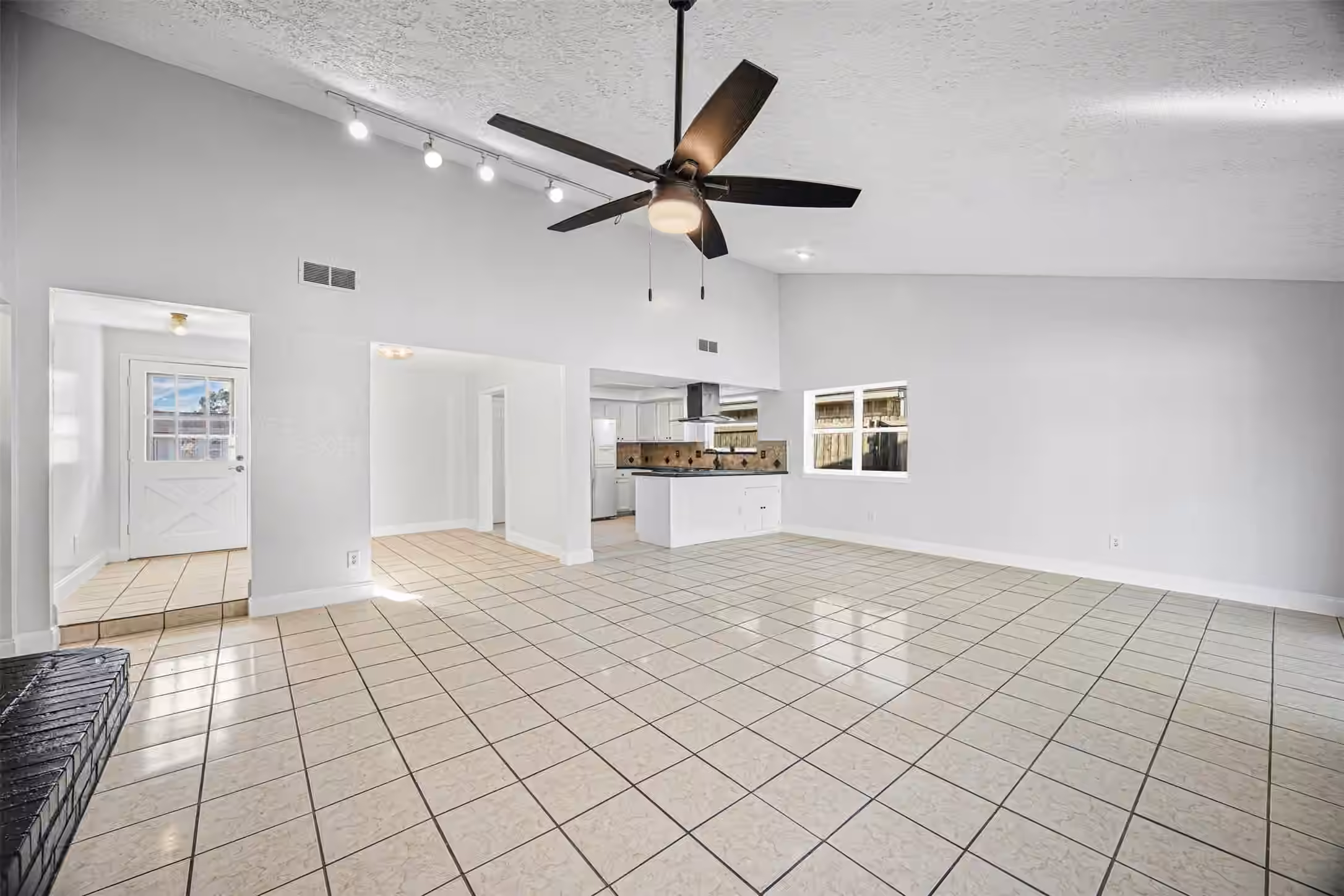 Photo 6 of 10407 Townhall Lane, Sugar Land, TX