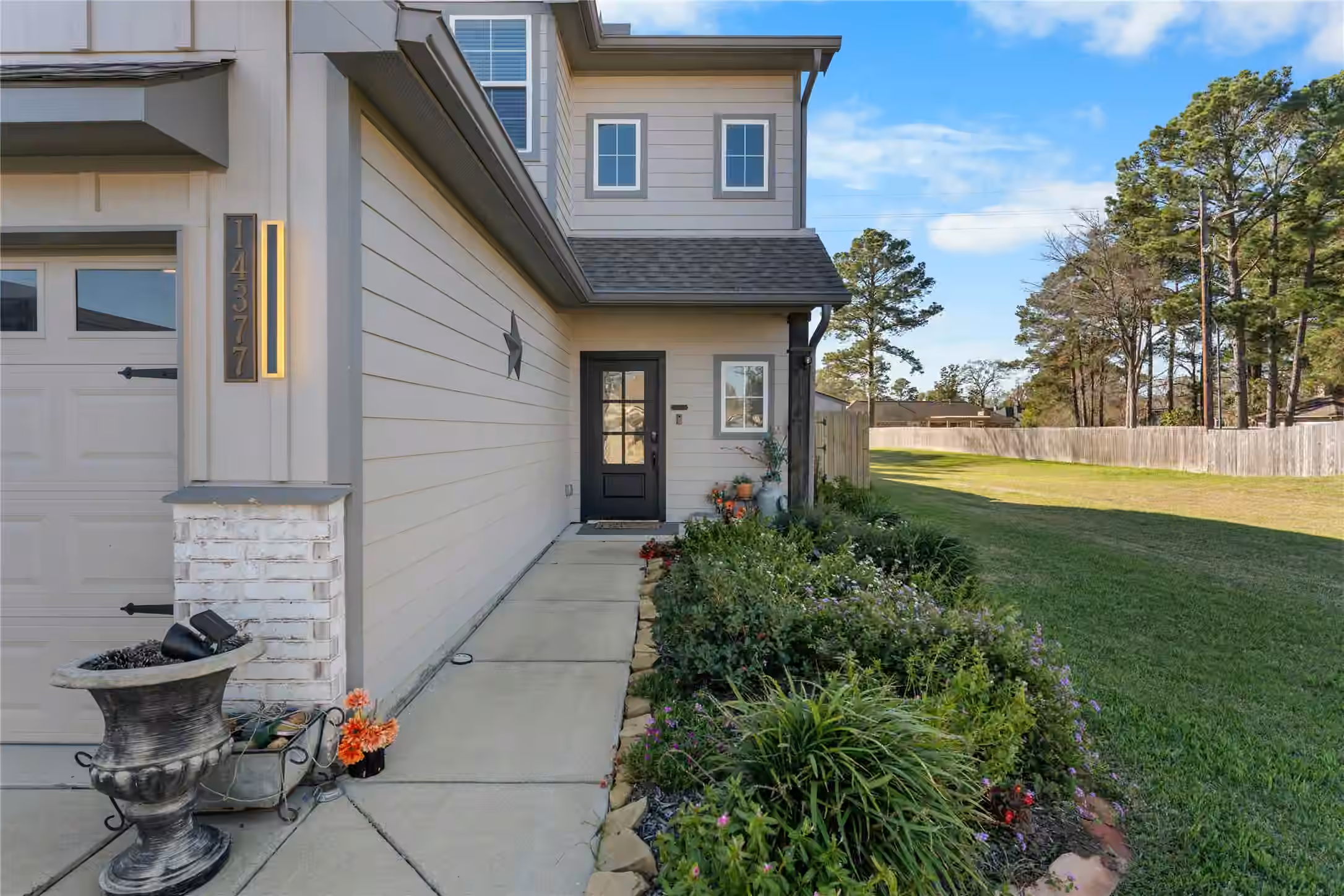 Photo 4 of 14377 S Summerchase Circle, Willis, TX