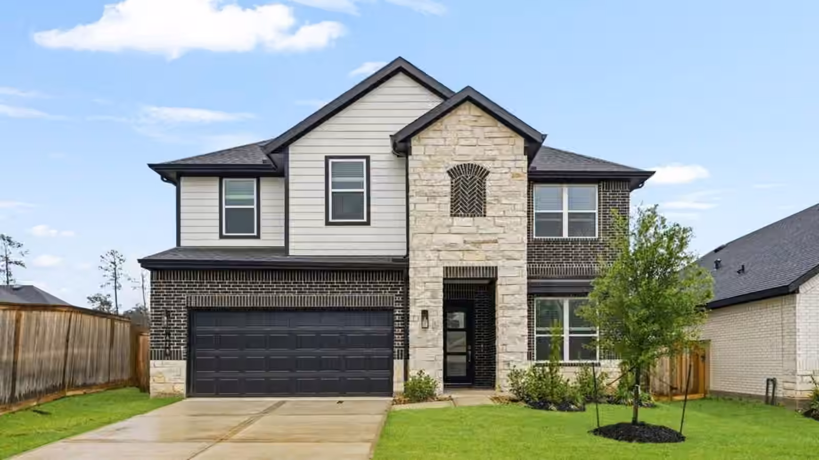 Photo of 428 Summerset Landing Court, Conroe, TX 77304