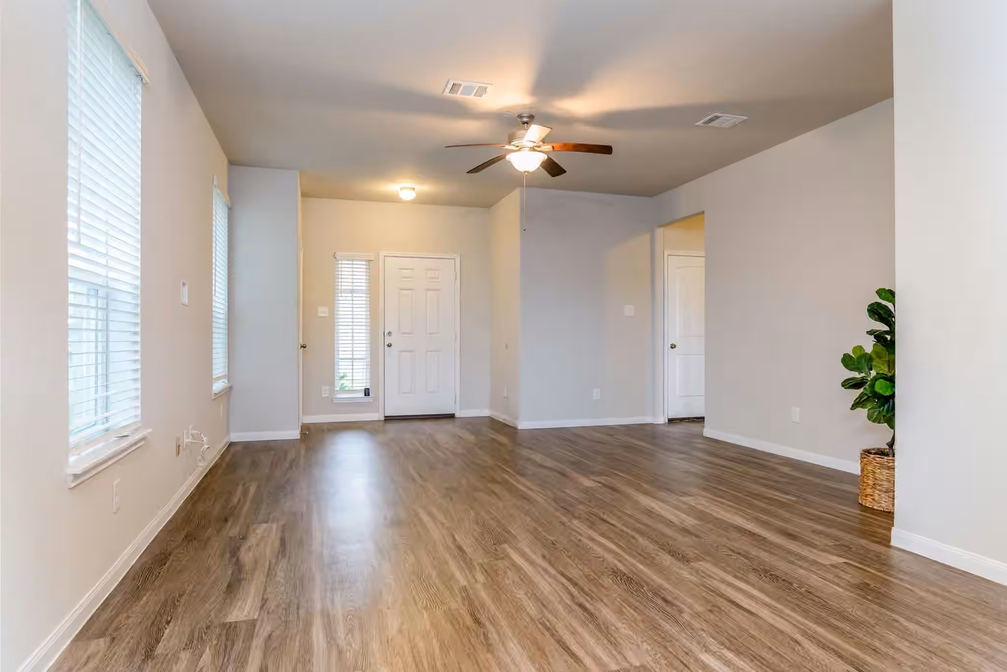 Photo 4 of 24927 Alberti Sonata Drive, Katy, TX