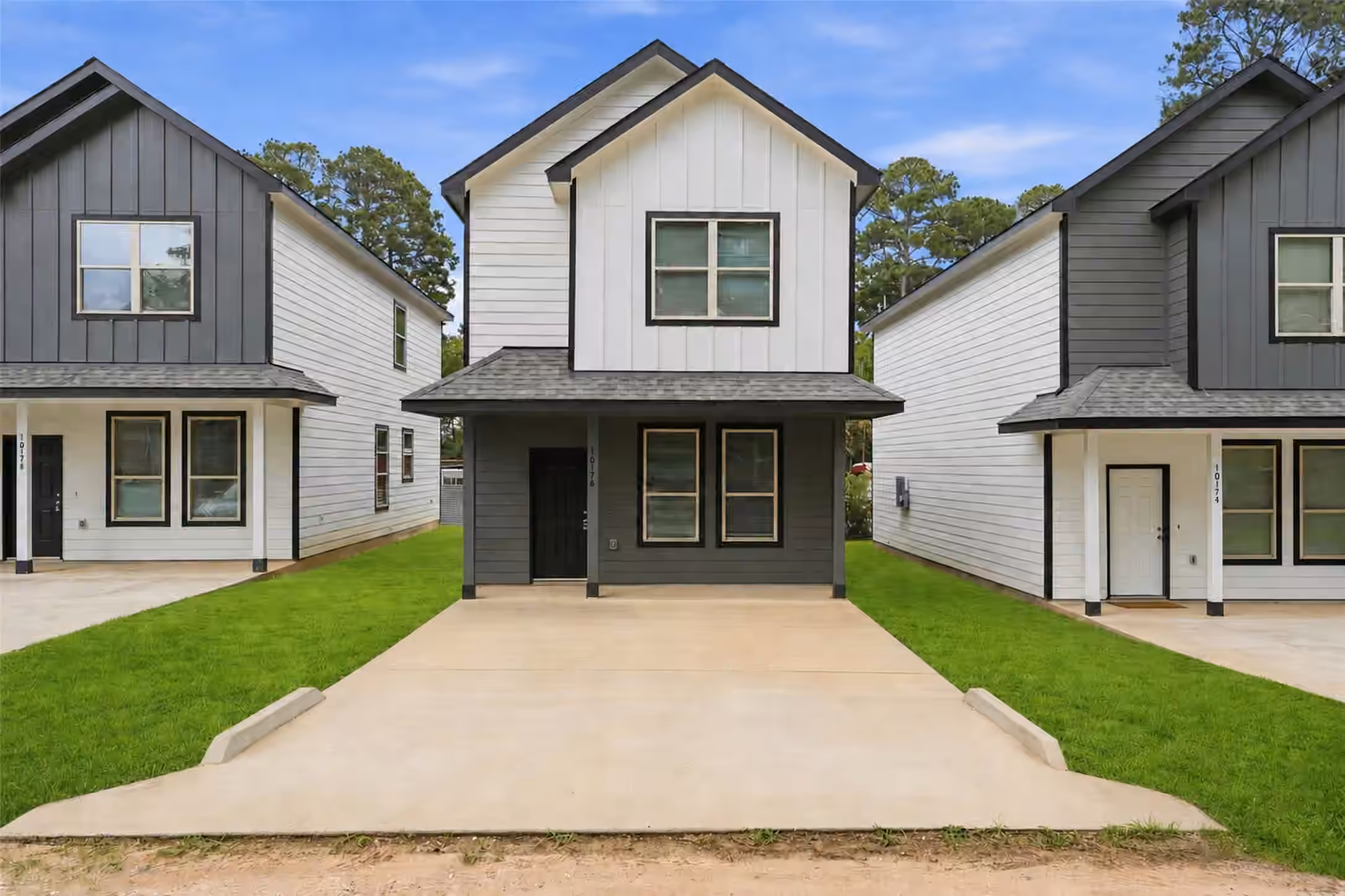Photo of 10176 Barberry Street, Willis, TX 77318