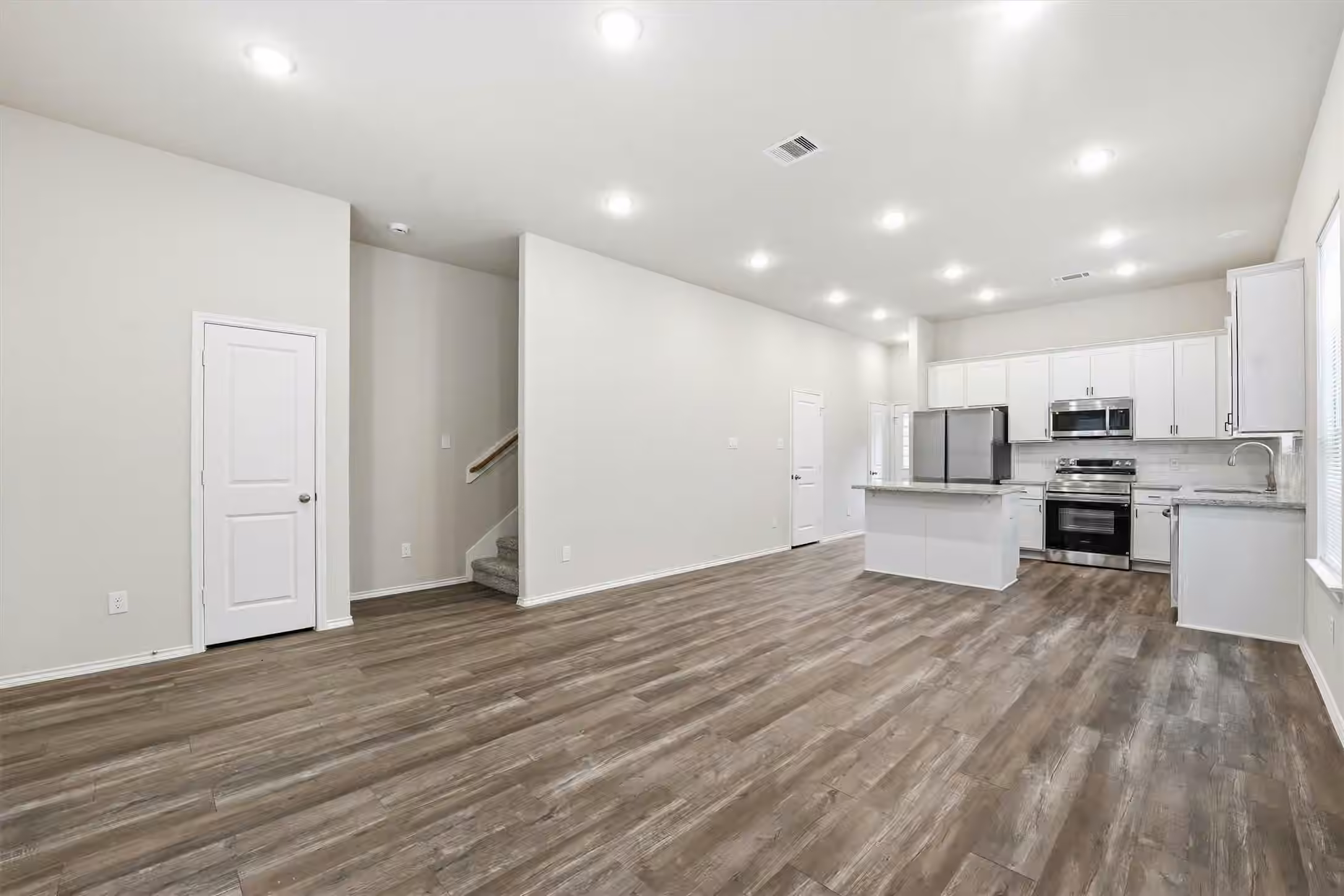 Photo 5 of 10176 Barberry Street, Willis, TX