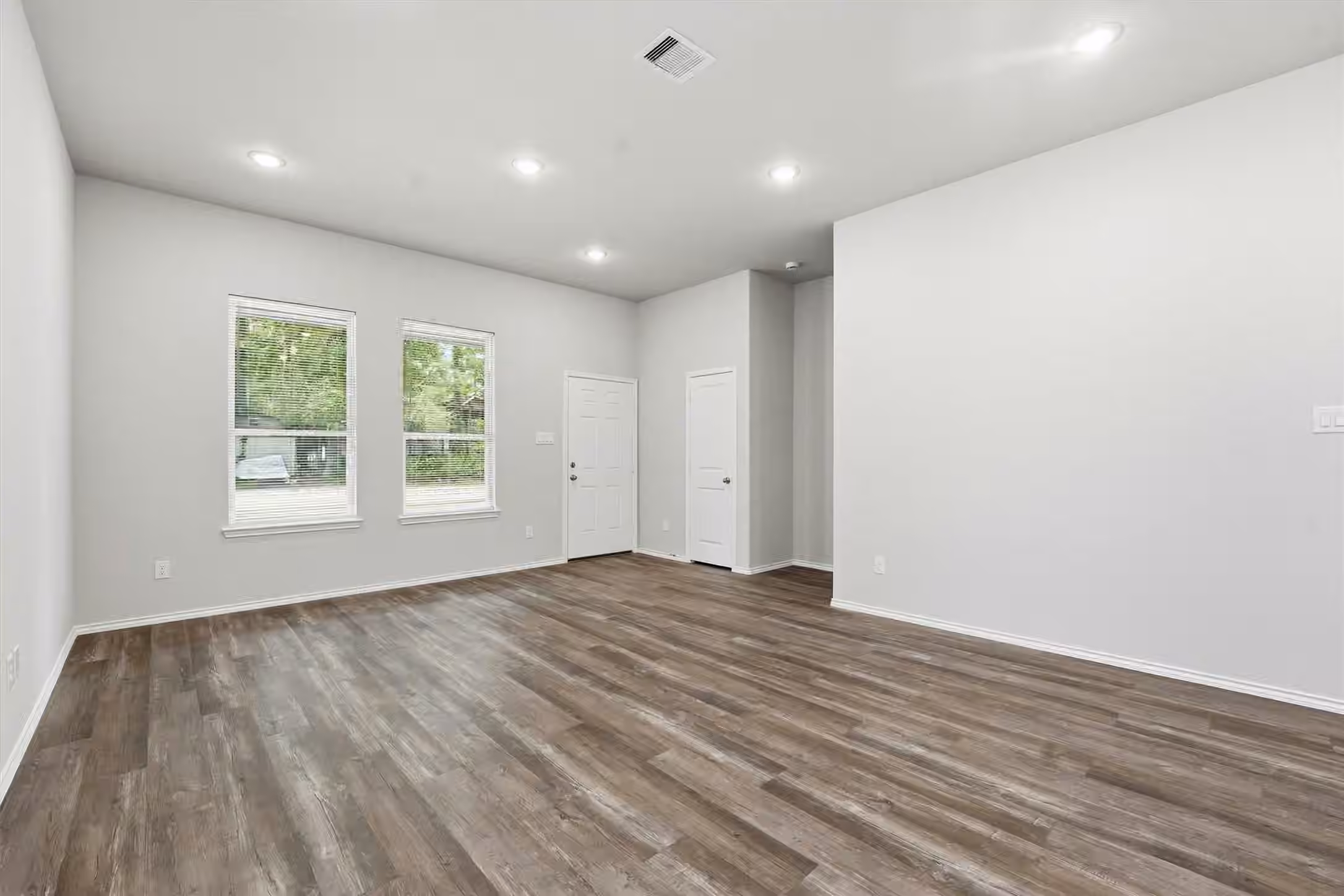Photo 7 of 10176 Barberry Street, Willis, TX