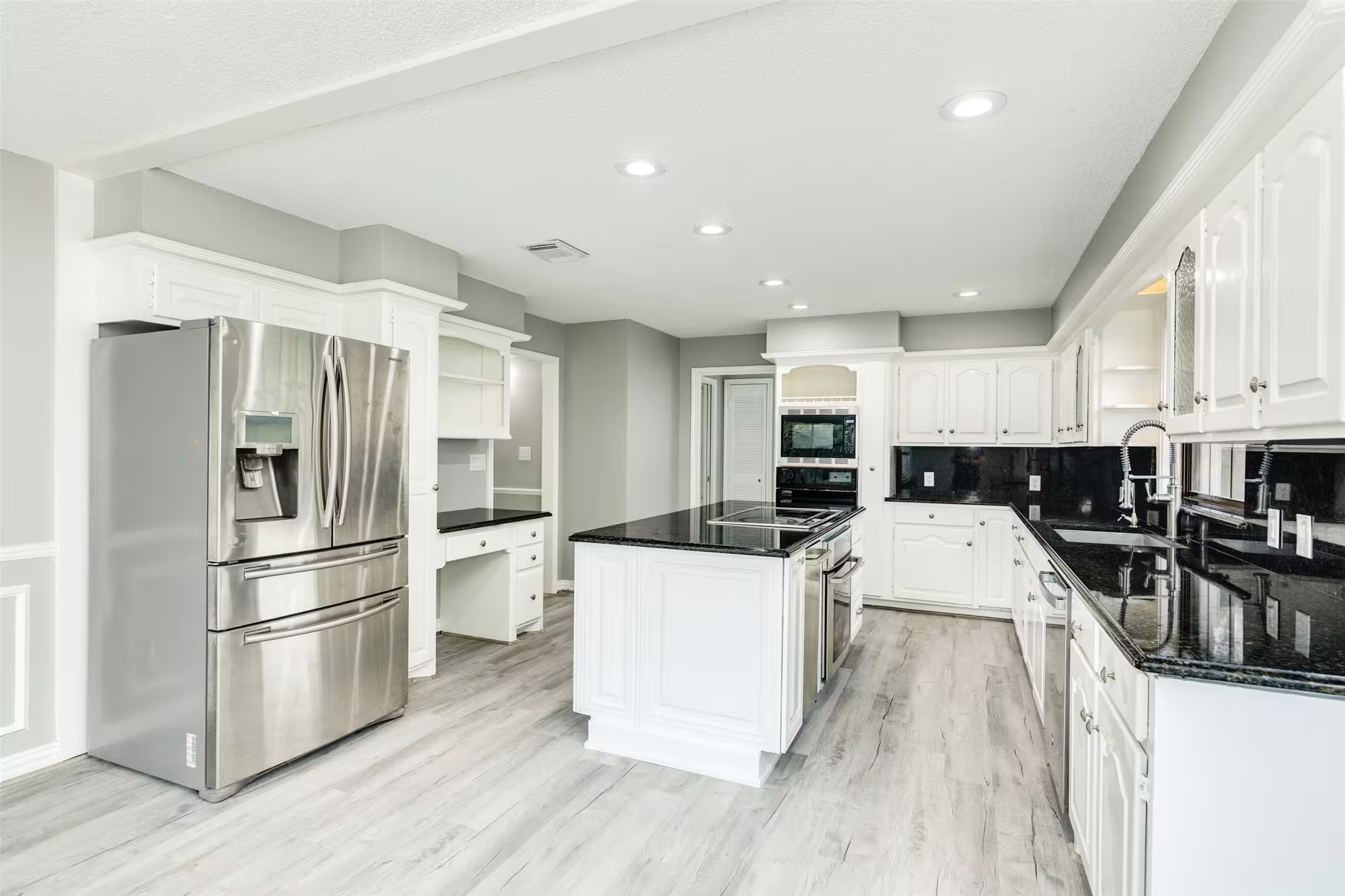 Photo 4 of 17251 County Road 945d, Brazoria, TX