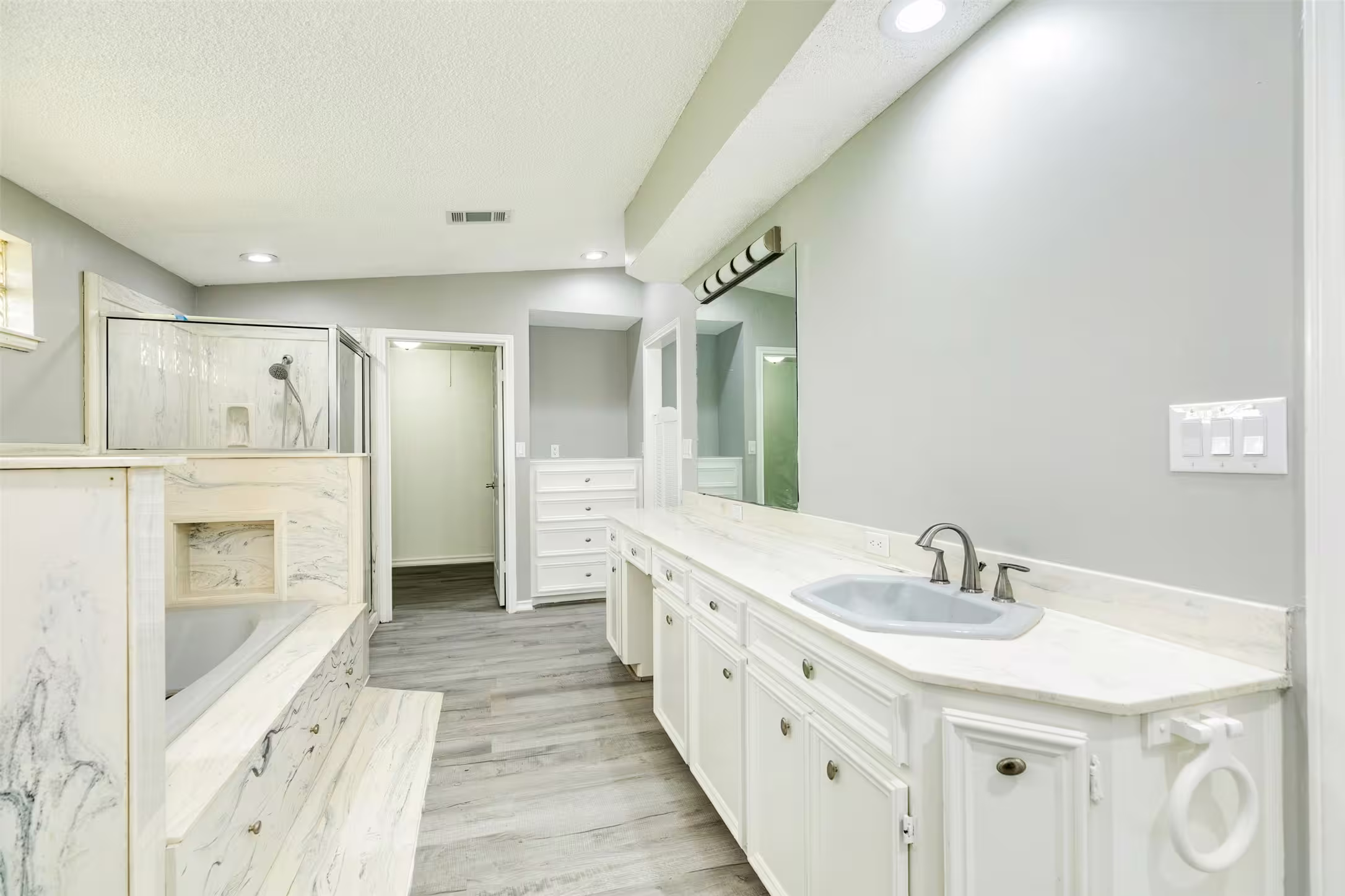 Photo 7 of 17251 County Road 945d, Brazoria, TX