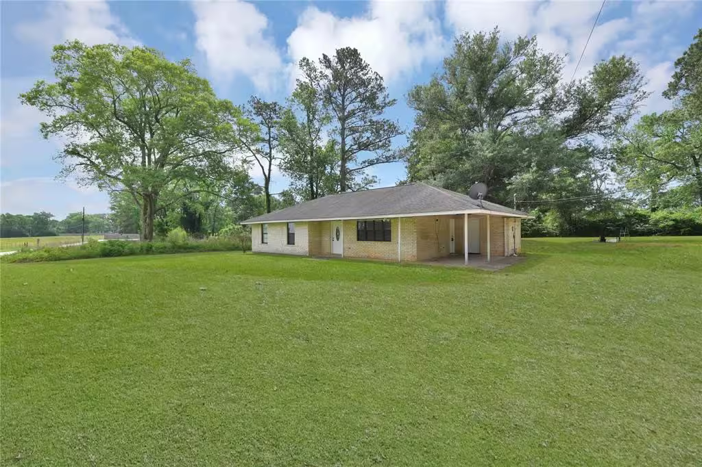 Photo of 200 Lilley Road, Shepherd, TX