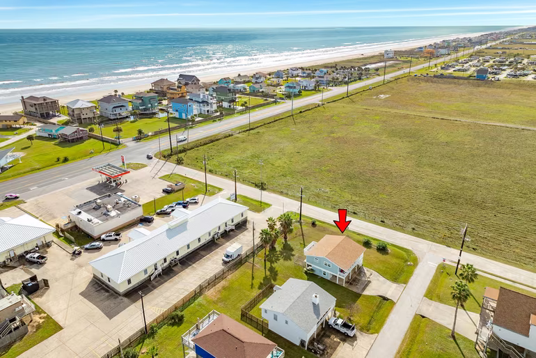 Photo 3 of 16725 Edward Teach Road, Jamaica Beach, TX