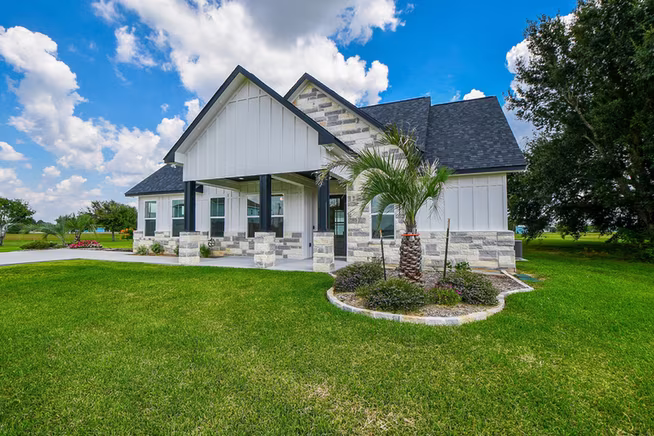 Photo 3 of 595 Buckskin Drive, Palacios, TX