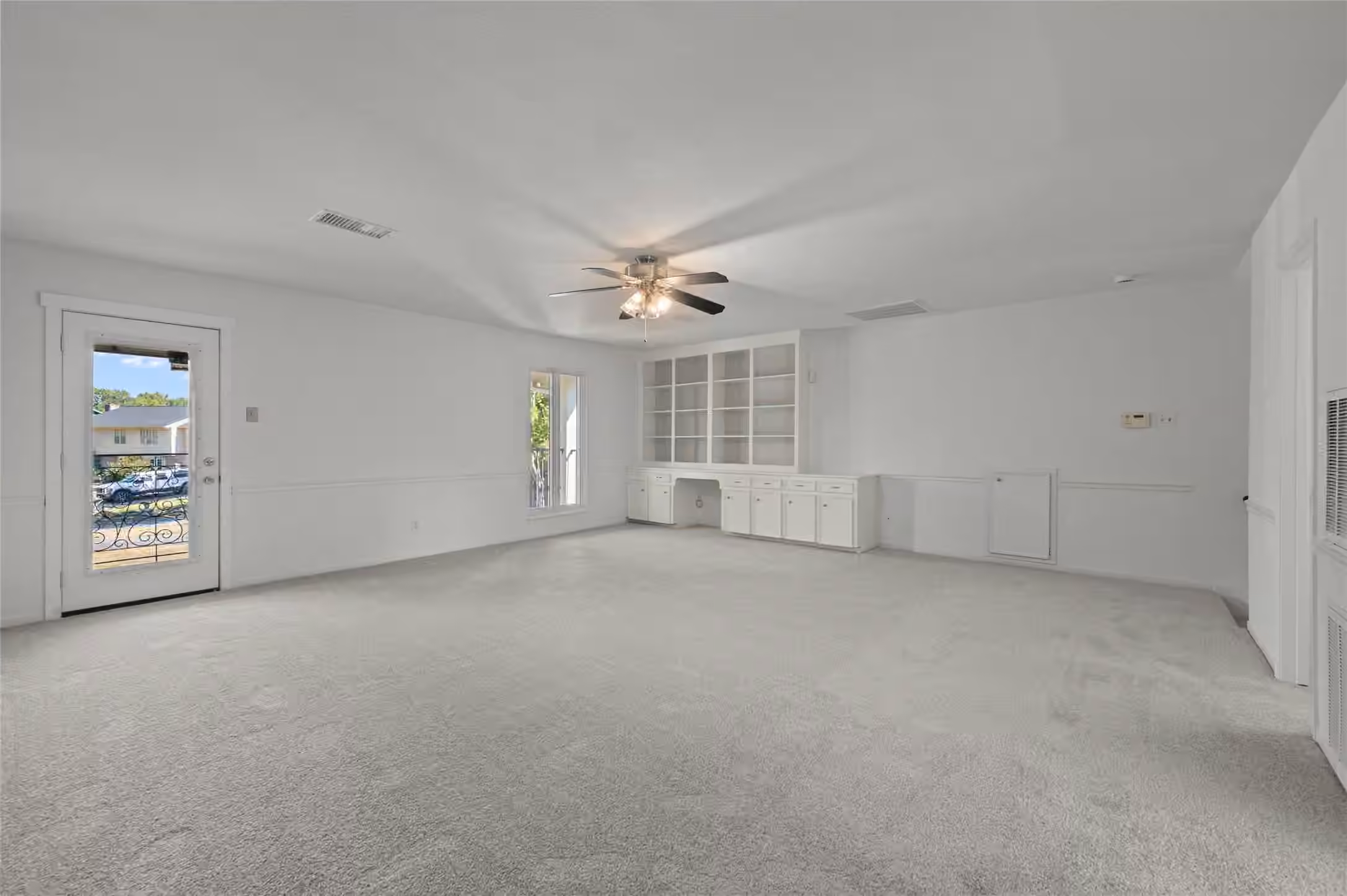 Photo 3 of 4702 Bayou Vista Drive, Houston, TX