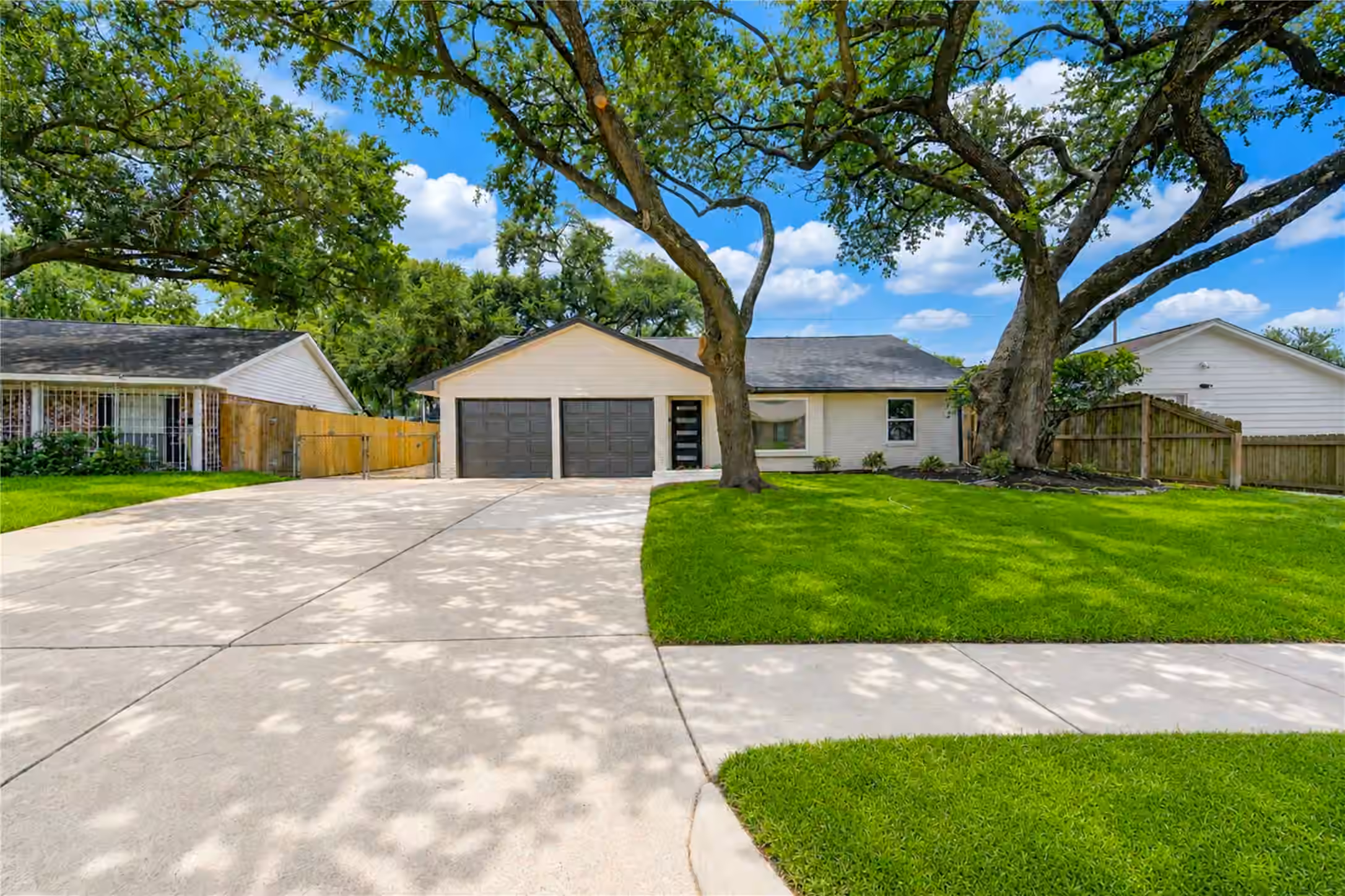 Photo 2 of 5914 Hewitt Drive, Houston, TX