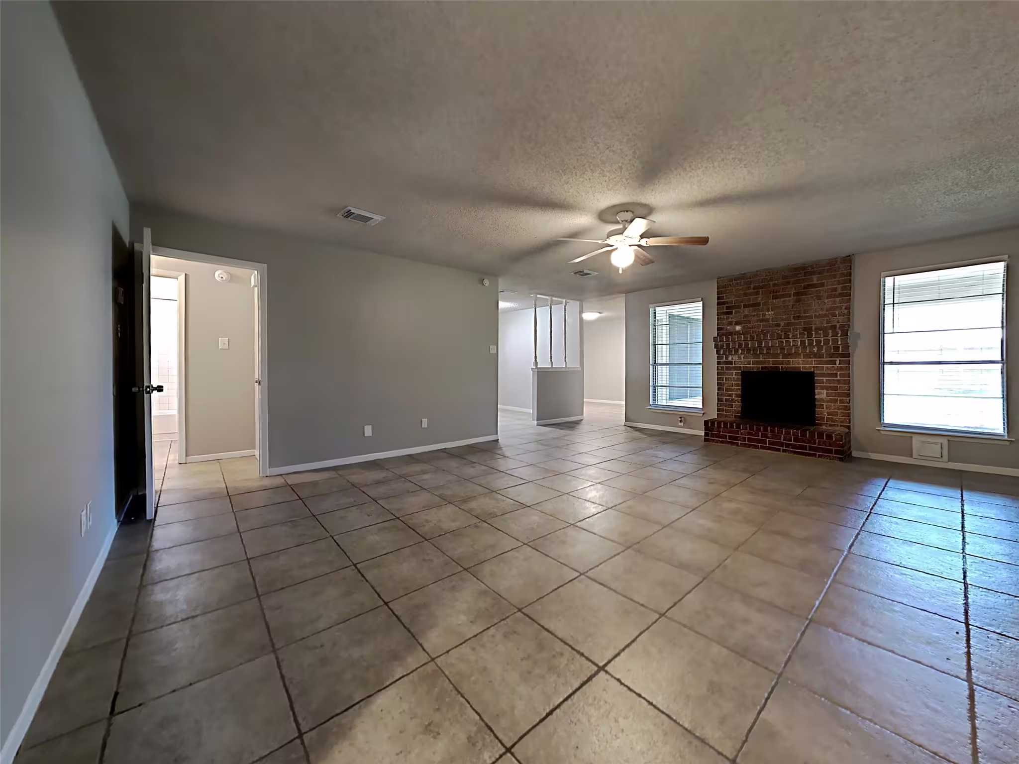 Photo 4 of 23926 Spring Day Lane, Spring, TX