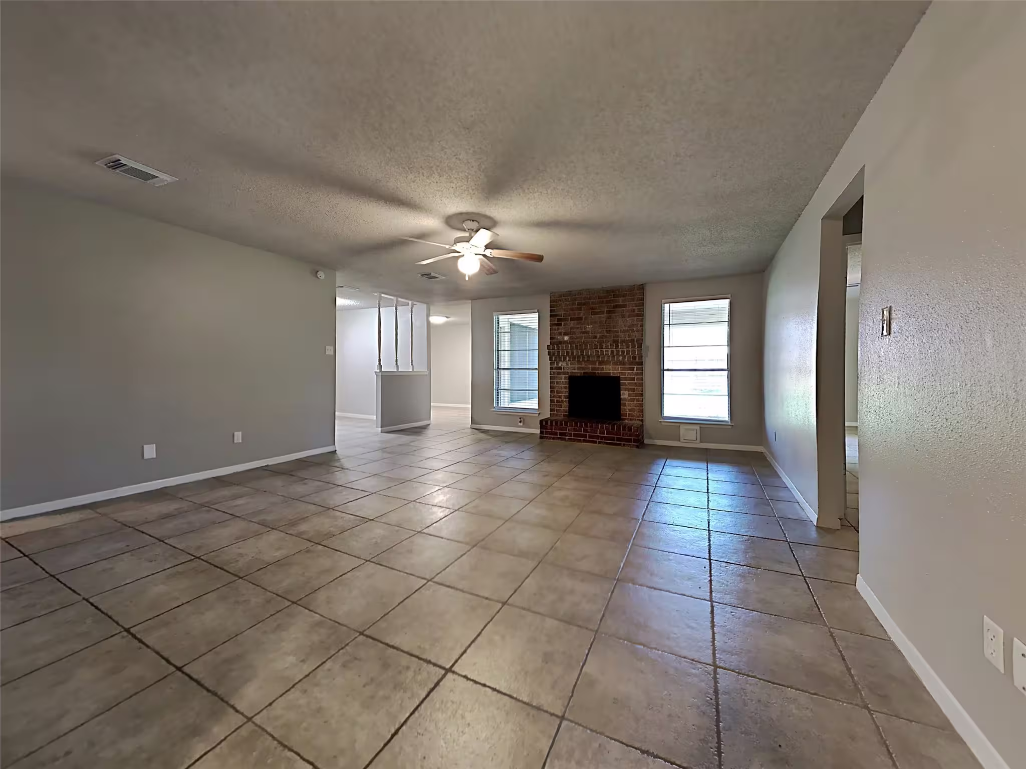 Photo 5 of 23926 Spring Day Lane, Spring, TX