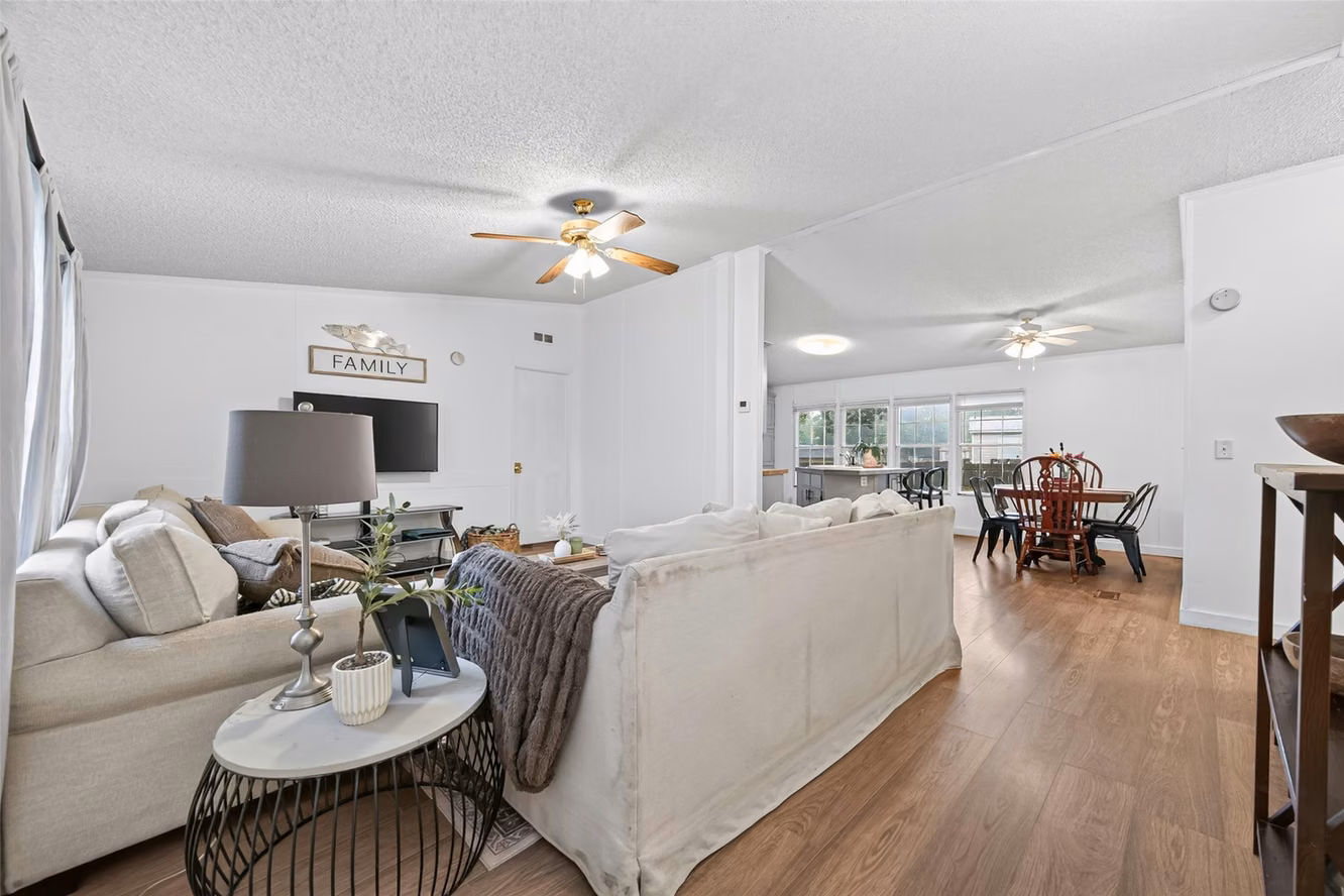 Photo 4 of 16480 Brittany Way, Conroe, TX