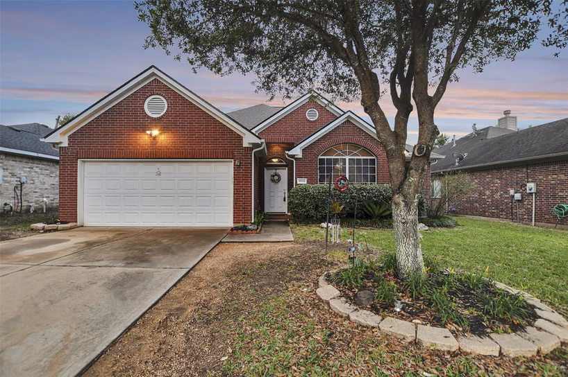 Photo 3 of 38114 E Sulphur Creek Drive, Magnolia, TX