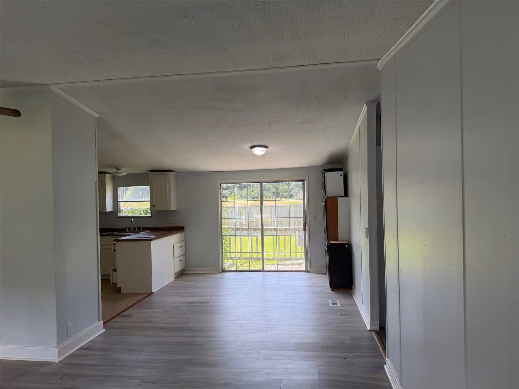 Photo 5 of 16400 Hill Country Drive, Conroe, TX