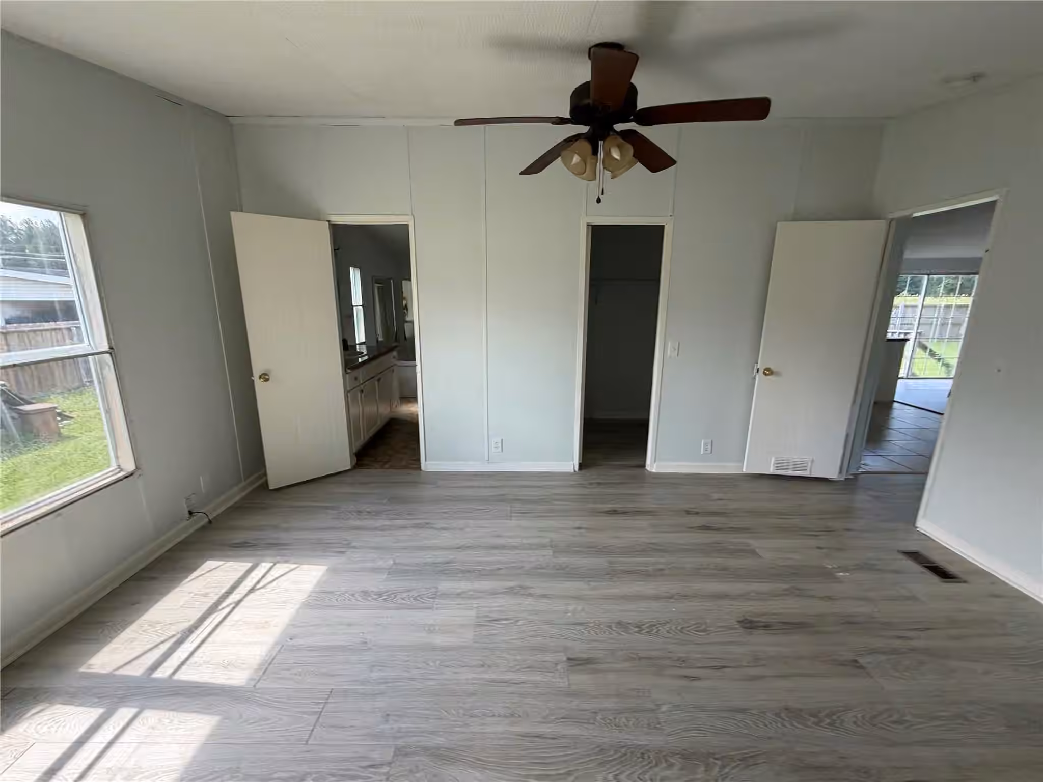 Photo 7 of 16400 Hill Country Drive, Conroe, TX