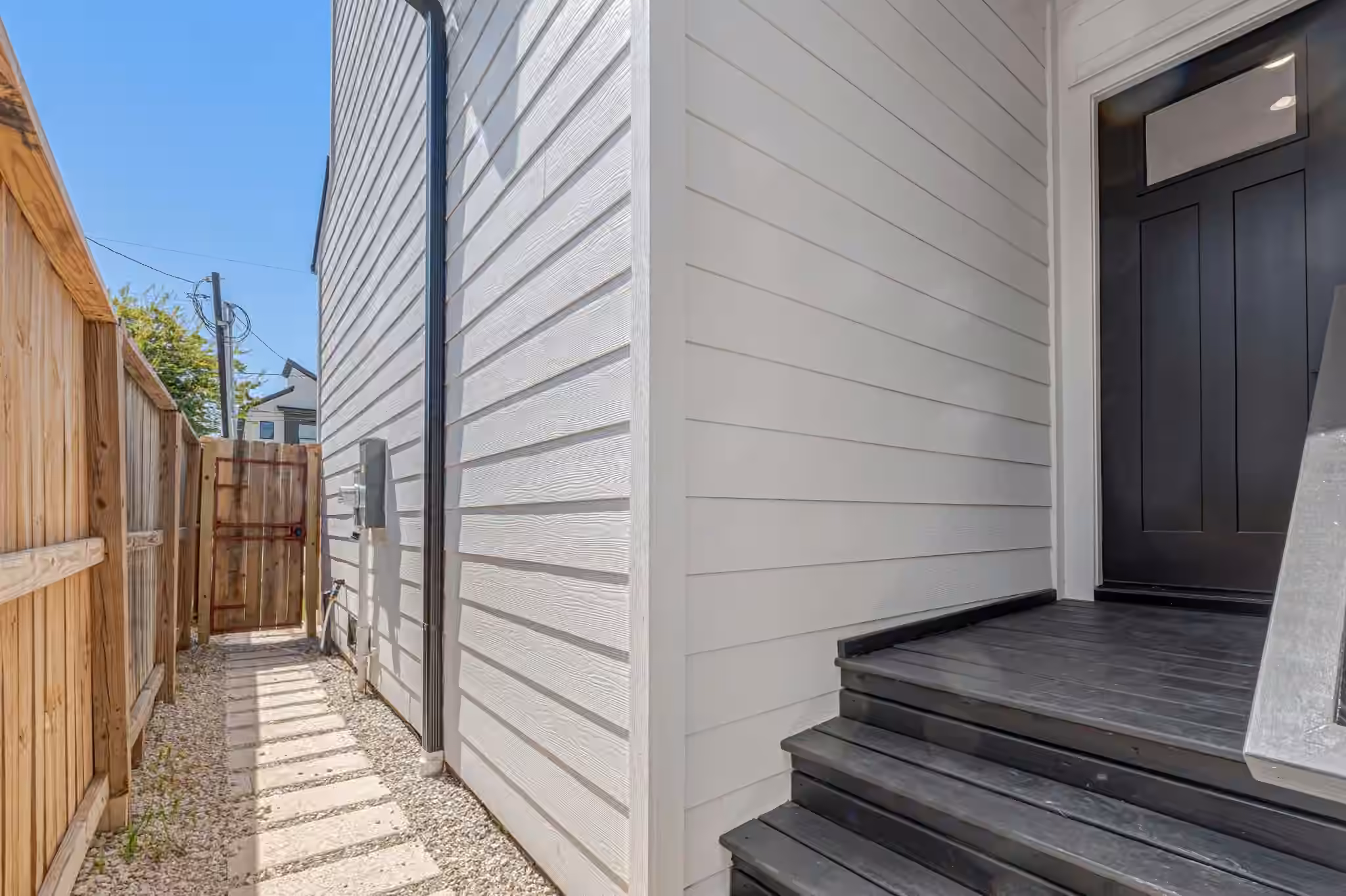 Photo 3 of 123 Amundsen Street A, Houston, TX