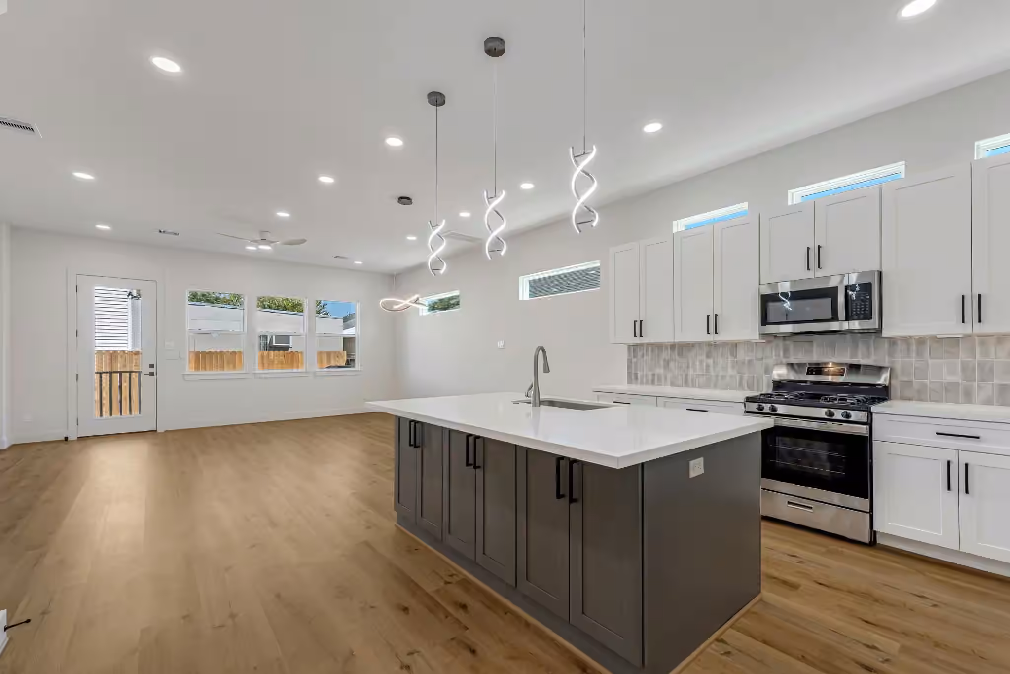 Photo 4 of 123 Amundsen Street A, Houston, TX
