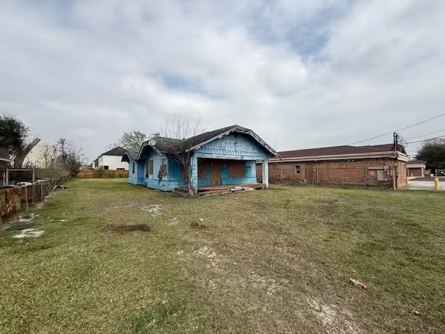Photo 5 of 5011 Reed Road, Houston, TX