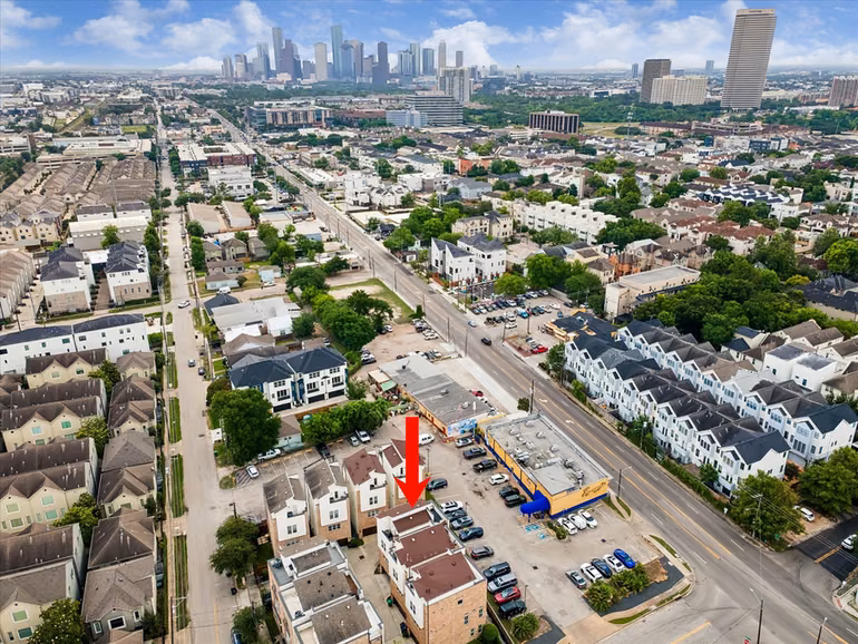 Photo 2 of 1020 Patterson Street, Houston, TX