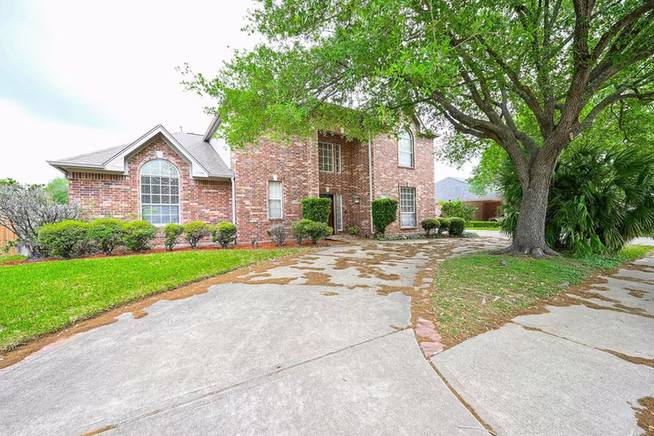 Photo of 8102 Ashley Circle Drive S, Houston, TX