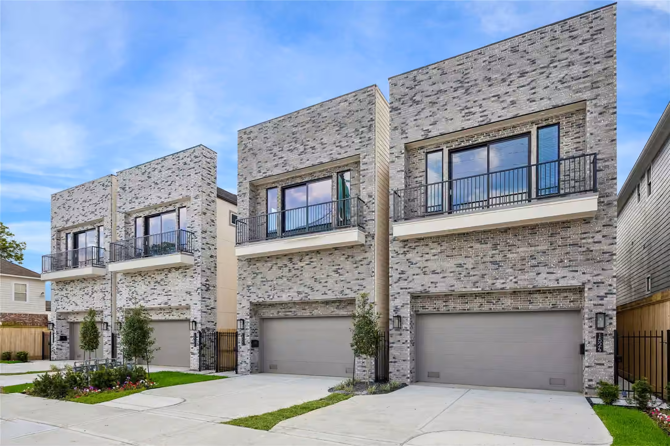 Photo 2 of 1520 W 21st St B, Houston, TX