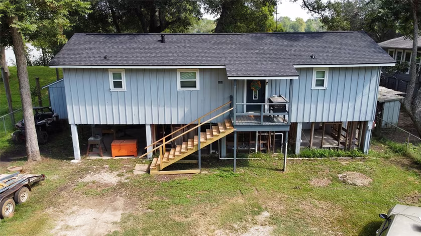 Photo of 1813 County Road 1333, Liberty, TX