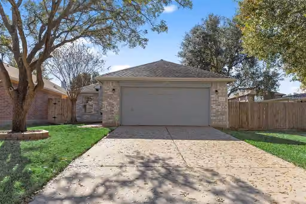 Photo 2 of 12235 Innisfall Circle, Tomball, TX