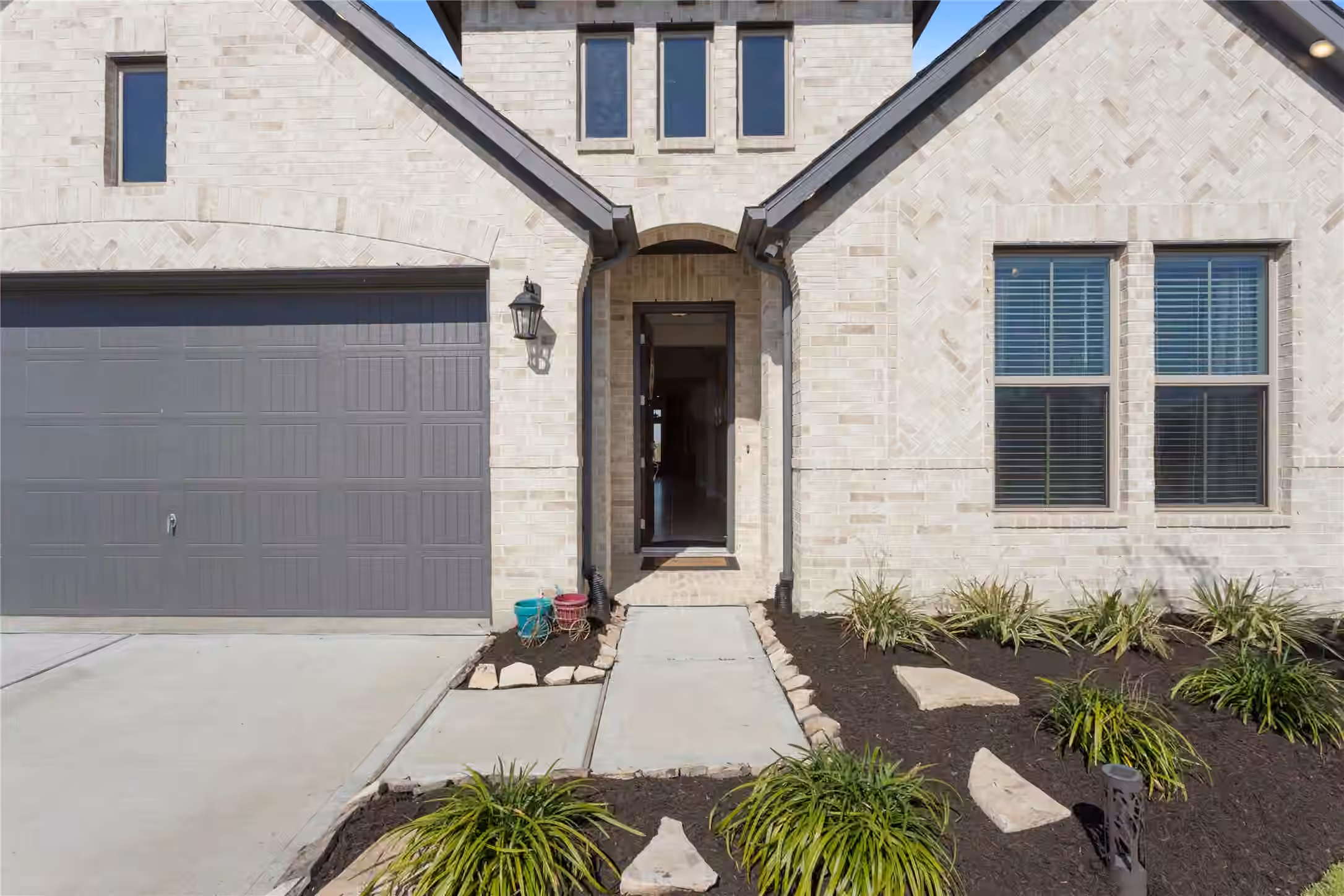 Photo 3 of 945 Goose Creek Street, Webster, TX