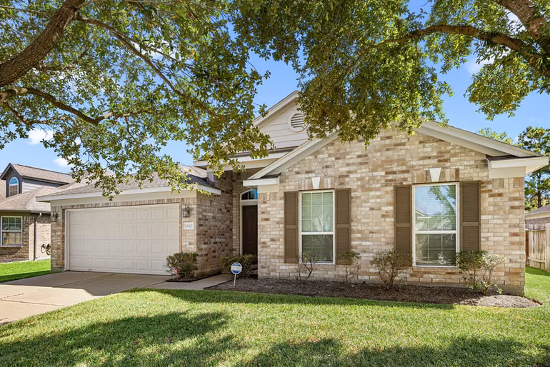 Photo 2 of 15302 Vincennes Oak Street, Cypress, TX
