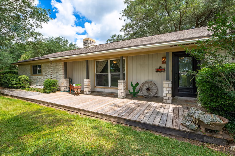 Photo 5 of 1046 Fm 517 Road, Alvin, TX