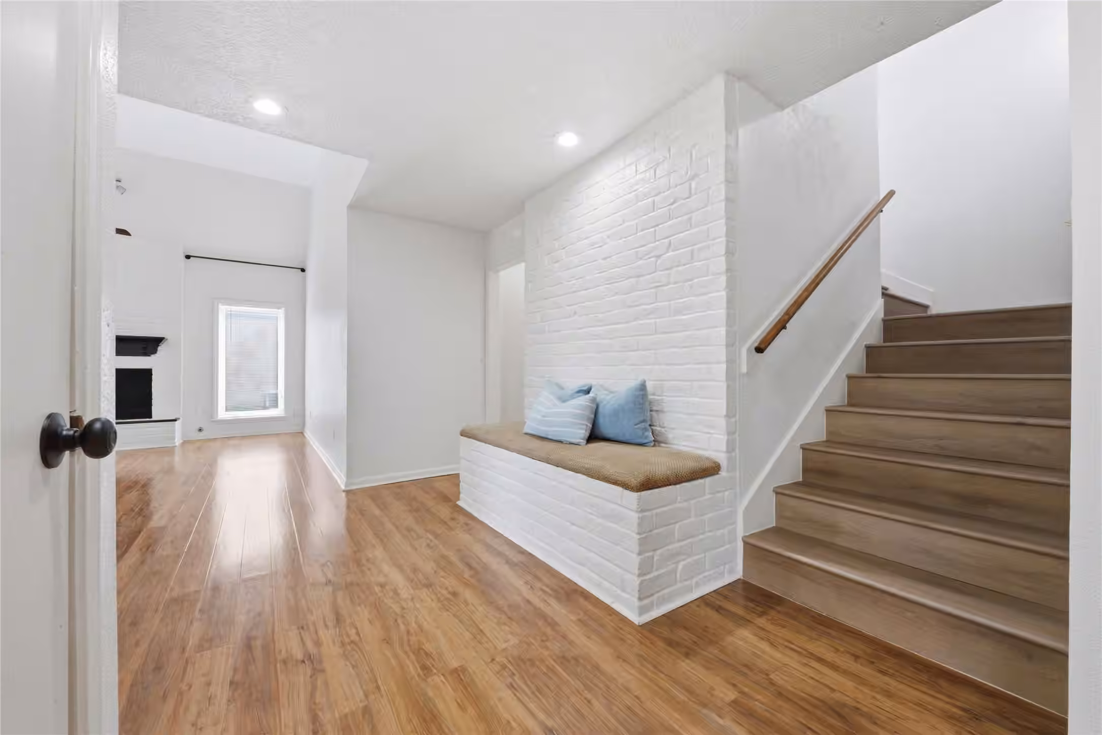 Photo 3 of 518 Rozelle Avenue, Sugar Land, TX