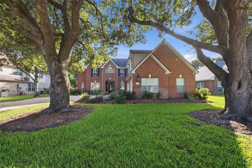 Photo 2 of 2319 Quarterpath Drive, Richmond, TX